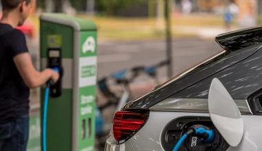 Ο λόγος που η Mazda χρησιμοποιεί μικρή μπαταρία στο MX-30