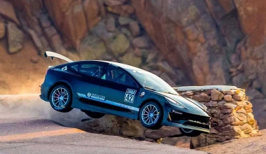 Ένα αγωνιστικό Tesla «απογειώνεται» στο Pikes Peak