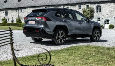 Αυτό είναι το νέο Toyota RAV4 Plug-in Hybrid, με 306 ίππους