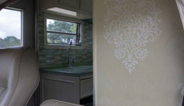 Προς πώληση είναι ένα «ξεχωριστό» και σπάνιο VW Camper Van