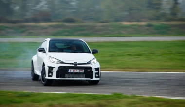 Το Yaris που πάει με το πλάι και κάνει το 0-100 km/h σε 5,5'' (video)