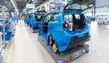 Στην Ελλάδα η γραμμή παραγωγής ηλεκτρικών αυτοκινήτων γερμανικής εταιρείας (live)