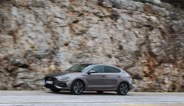 ΔΟΚΙΜΗ: Hyundai i30 Fastback 1.5T 48V Hybrid Auto - Με 160 ίππους και τιμή πρόκληση!