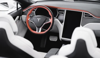 Επιτέλους… Ένα Tesla Roadster