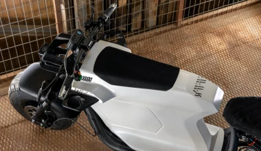 Bull-e: Το ελληνικό ηλεκτρικό σκούτερ με στιλ... cafe racer! (video)