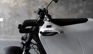 Bull-e: Το ελληνικό ηλεκτρικό σκούτερ με στιλ... cafe racer! (video)