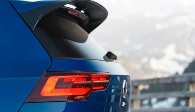 Το Volkswagen Golf R ξεδιπλώνει τις αρετές του στο χιόνι! (video)