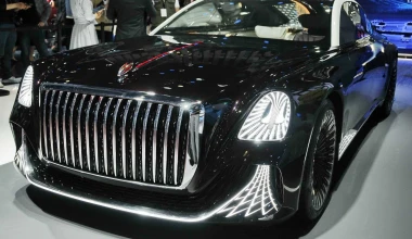 Hongqi L-Concept: Η λιμουζίνα που δεν έχει τιμόνι αλλά έχει πολυέλαιο 