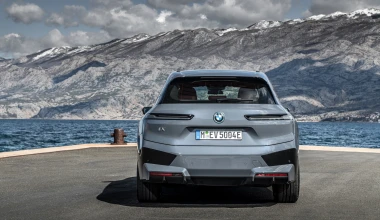 Τα ηχεία της BMW iX έχουν πραγματικά διαμάντια μέσα τους!