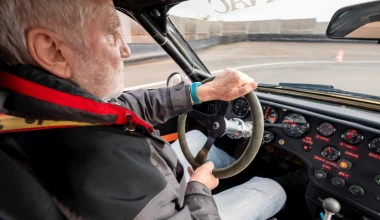 Η Porsche κάνει δώρο στον Walter Röhrl την αναβίωση της αγωνιστικής του Carrera GTS 924 Rally Car