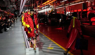 Δεν θα πιστέψεις ποια θρυλική αυτοκινητοβιομηχανία μπήκε στον κόσμο της μόδας