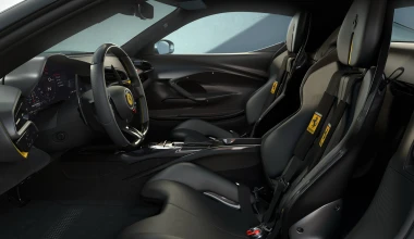 Η Ferrari μόλις παρουσίασε την «μικρή» κεντρομήχανη 296 GTB των 830 ίππων