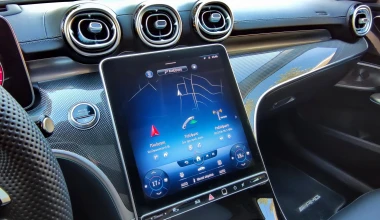 Δοκιμάζουμε τη νέα Mercedes-Benz C 200 με τον “ήπια υβριδικό” 1.5 Turbo των 204 ίππων