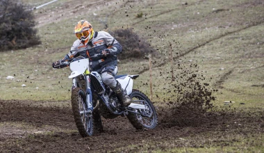Off Road KTM-Husqvarna-GasGas ΜΥ 2022 - Χωματουργικές εργασίες τα 3 αδέρφια