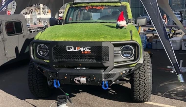 Έβαλαν στο αμάξωμα του Ford Bronco κανονικό γρασίδι! [video]