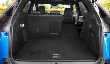 Δοκιμή Peugeot 3008 Hybrid4 e-EAT8 300 PS: Straight flush!