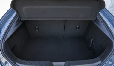 Δοκιμή Mazda 3 2.0 e-Skyactiv G 150: Middle ground