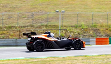 Οδηγούμε KTM X-Bow στην πίστα του Brno!