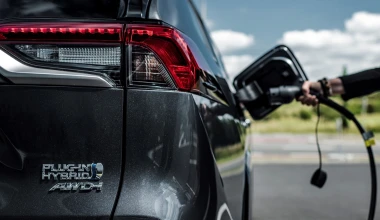 Δοκιμή Toyota RAV4 plug-in hybrid: Είναι το απόλυτο οικογενειακό SUV;