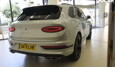 Γνωρίζοντας τις μεθυστικές Bentley Flying Spur PHEV και Benteyga PHEV από κοντά