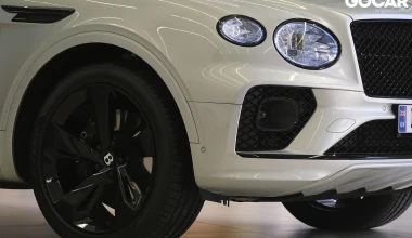 Γνωρίζοντας τις μεθυστικές Bentley Flying Spur PHEV και Benteyga PHEV από κοντά