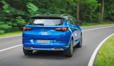 Δοκιμή Opel Grandland PHEV 225 PS: Πολυταξιδευτής