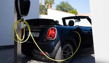 Η MINI παρουσίασε το πρώτο ηλεκτρικό cabrio στον κόσμο