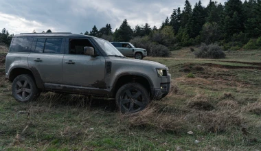 Το Land Rover Defender οργώνει σε off-road διαδρομές στην Ελλάδα 