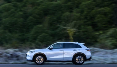 Δοκιμή Honda ZR-V e:HEV 184 PS: Midfielder 