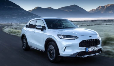 Δοκιμή Honda ZR-V e:HEV 184 PS: Midfielder 