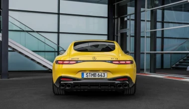 Νέα τετραθέσια υβριδική Mercedes - Με δίλιτρο μοτέρ 422 PS