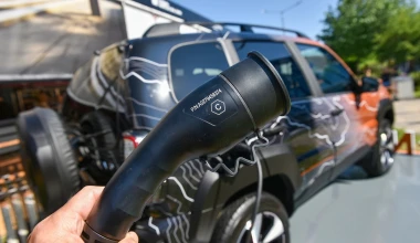 Είναι αλήθεια! Το Lada Niva έγινε ηλεκτρικό [video]