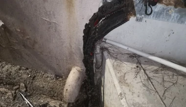 Λαμπάδιασε Tesla στην Αθήνα – Δεν έπαθε τίποτα η μπαταρία (αποκλειστικές εικόνες)