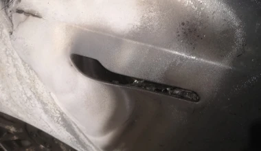 Λαμπάδιασε Tesla στην Αθήνα – Δεν έπαθε τίποτα η μπαταρία (αποκλειστικές εικόνες)