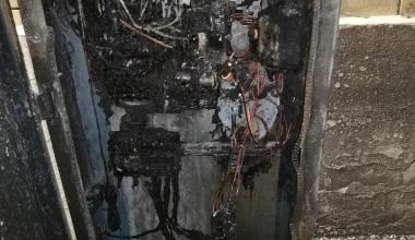 Λαμπάδιασε Tesla στην Αθήνα – Δεν έπαθε τίποτα η μπαταρία (αποκλειστικές εικόνες)