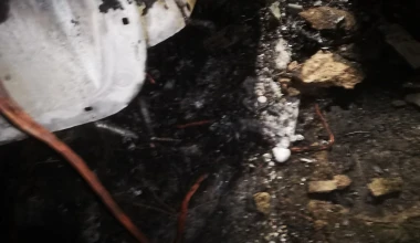 Λαμπάδιασε Tesla στην Αθήνα – Δεν έπαθε τίποτα η μπαταρία (αποκλειστικές εικόνες)