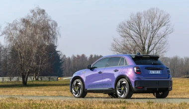 Οδηγούμε στο Balocco το Abarth 600e: Scorpionissima