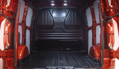 Ford Transit Custom: Το van με τις τεράστιες δυνατότητες, τώρα με μηνιαίο μίσθωμα από 378€!