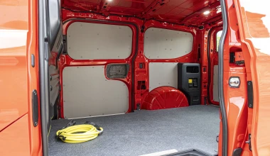 Οδηγούμε στο Λαύριο το νέο Volkswagen Transporter - Οι τιμές στην Ελλάδα