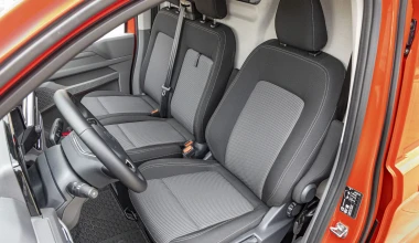 Οδηγούμε στο Λαύριο το νέο Volkswagen Transporter - Οι τιμές στην Ελλάδα