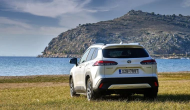 Honda ZR-V vs Toyota Corolla Cross: Ποιο υβριδικό SUV κερδίζει;