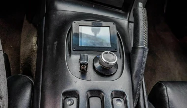 Ιεροσυλία; Θρυλικό μοντέλο των 90’s το… έβαλαν στη πρίζα!