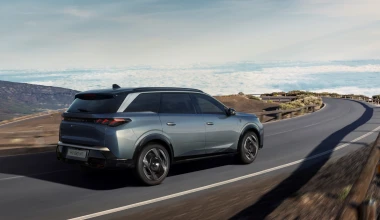 Δοκιμή Peugeot E-5008 73 kWh 210 PS: Premium Traveller