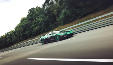 Eπίσημο: Αυτό είναι το πιο γρήγορο αυτοκίνητο στον κόσμο - Έσπασε 24 ρεκόρ σε μία μέρα! [video]