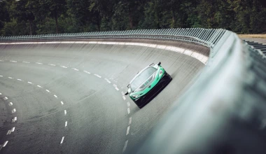 Eπίσημο: Αυτό είναι το πιο γρήγορο αυτοκίνητο στον κόσμο - Έσπασε 24 ρεκόρ σε μία μέρα! [video]