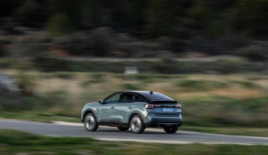 Νέες πλούσιες εκδόσεις της υβριδικής Citroen C4 με τιμή κάτω από 23.000 ευρώ! 