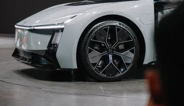 Η Toyota έδειξε τη νέα Corolla – Με τι κινητήρες θα έρθει;