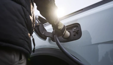 Το βραβευμένο pick-up με κατανάλωση μόλις 3,4 lt/100 km που θα σε κάνει να ξεχάσεις το ντίζελ! 