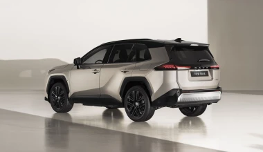 Έφτασε Ελλάδα το νέο Toyota RAV4 - Τιμές 