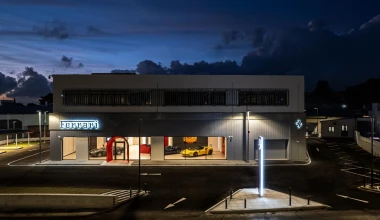 H Ferrari επέστρεψε στην Ελλάδα - Αυτό είναι το εντυπωσιακό κατάστημα! 